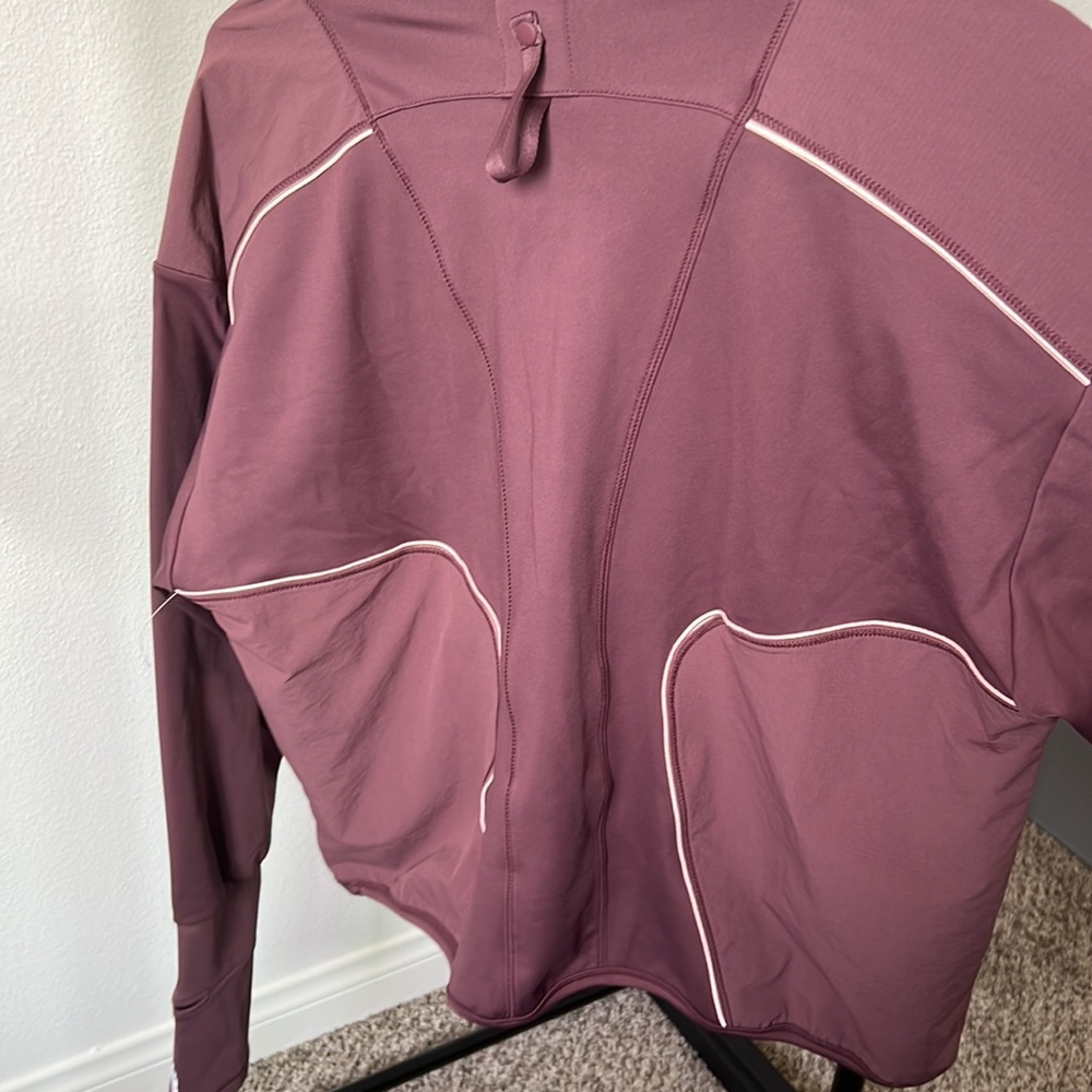 FREE PEOPLE Act Fast Warmth Layer in maroon NWOT sz Large - Picture 10 of 12